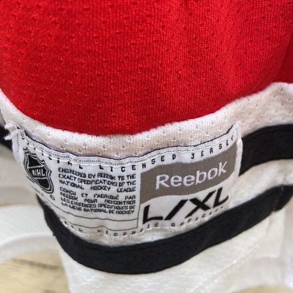 Rebok Chicago Blackhawks Toews Jersey Used - Picture 5 of 14